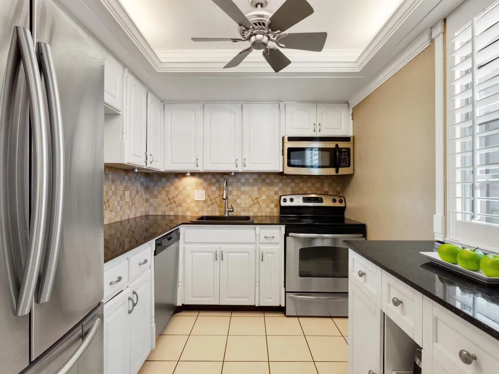 600 SUTTON PLACE #201 Longboat Key, FL 34228
