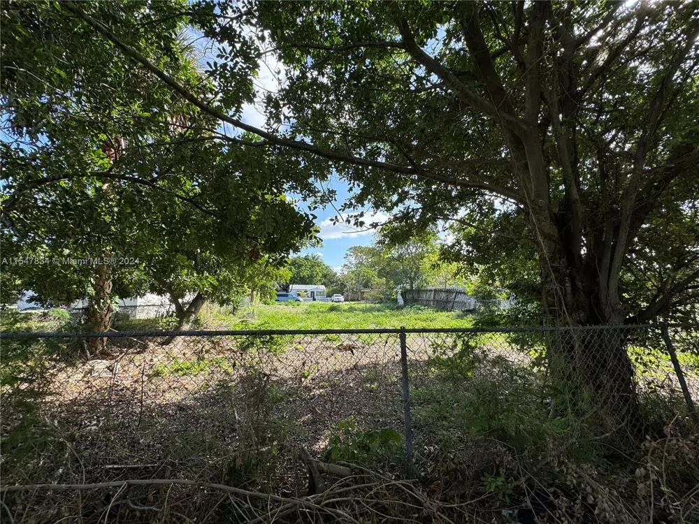 2205 Coolidge St Hollywood, FL 33020