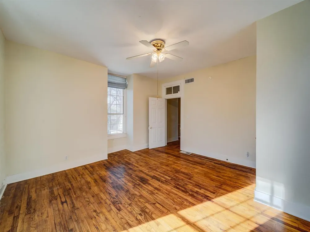 400 S Washington Street Pilot Point, TX 76258