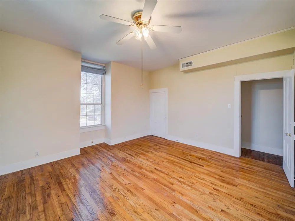400 S Washington Street Pilot Point, TX 76258