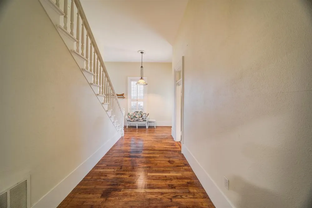 400 S Washington Street Pilot Point, TX 76258