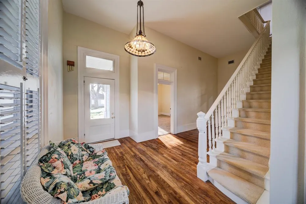 400 S Washington Street Pilot Point, TX 76258