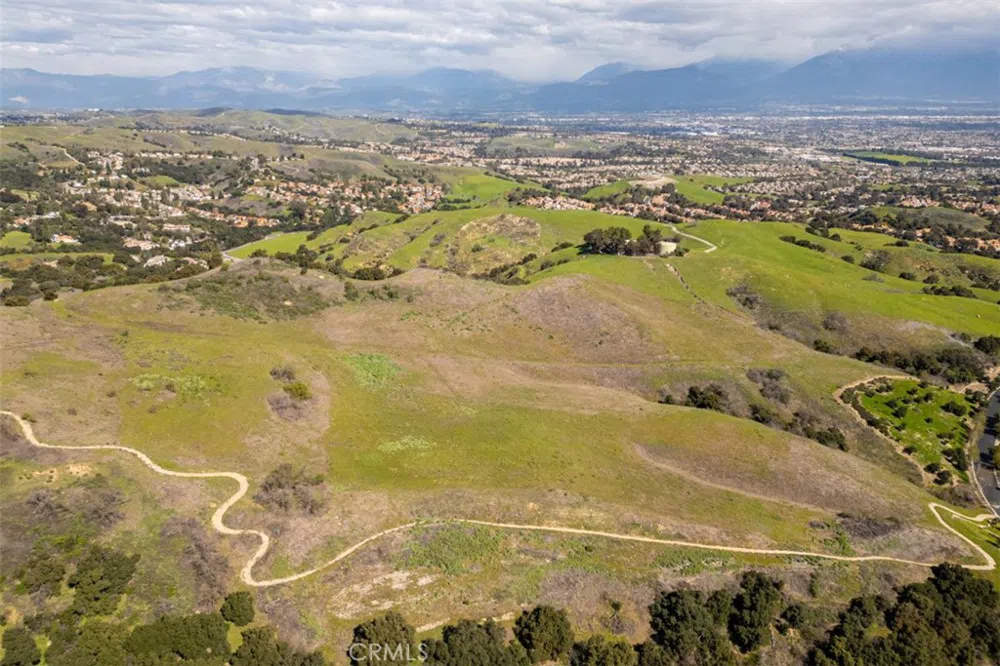 1 OLD CARBON CANYON Cut Chino Hills, CA 91709