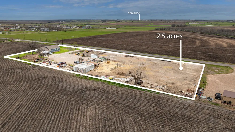 1151 County Road 394 Hutto, TX 78634