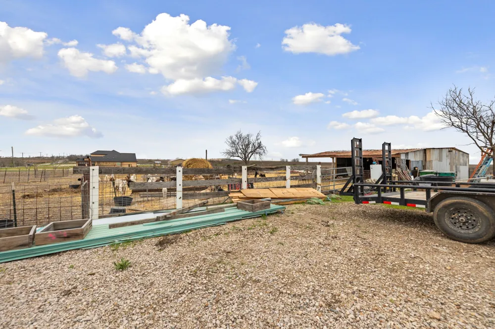 1151 County Road 394 Hutto, TX 78634