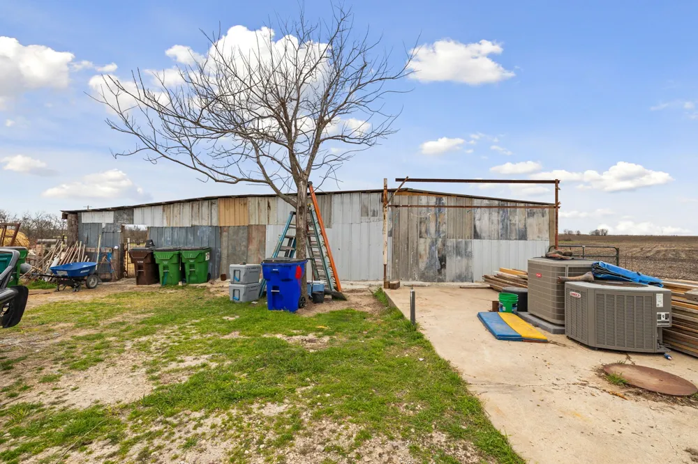 1151 County Road 394 Hutto, TX 78634