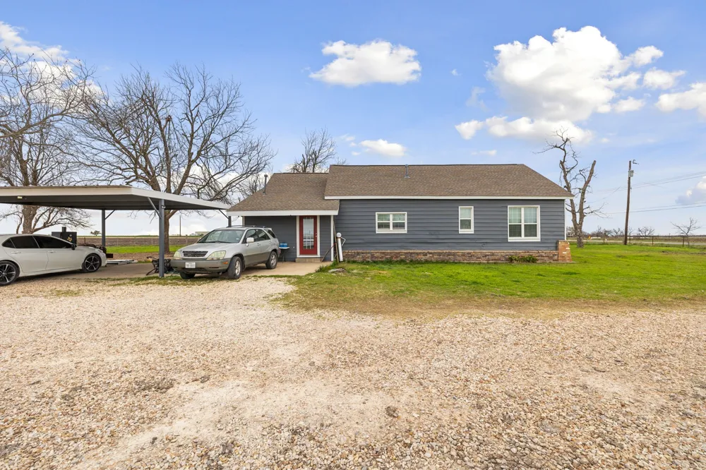 1151 County Road 394 Hutto, TX 78634