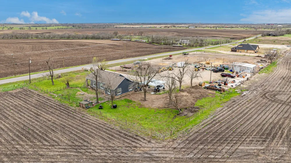1151 County Road 394 Hutto, TX 78634
