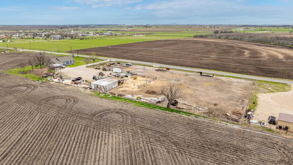 1151 County Road 394 Hutto, TX 78634