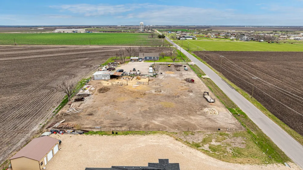1151 County Road 394 Hutto, TX 78634