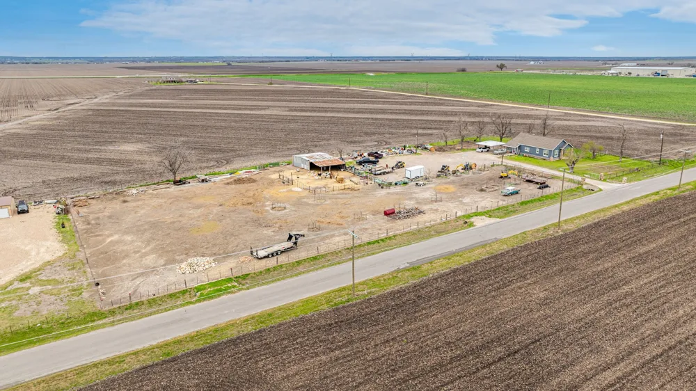 1151 County Road 394 Hutto, TX 78634