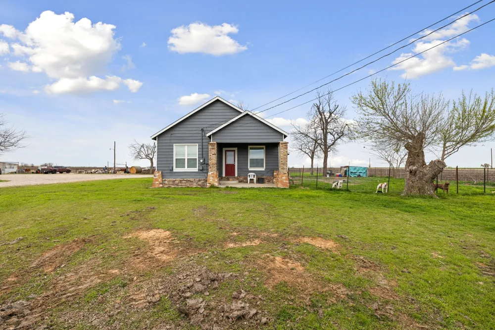 1151 County Road 394 Hutto, TX 78634