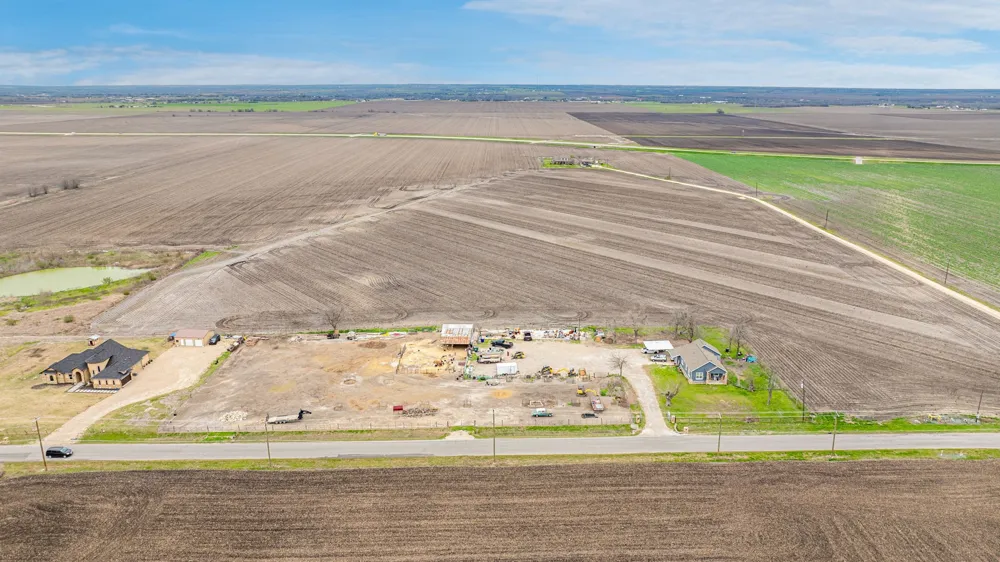 1151 County Road 394 Hutto, TX 78634
