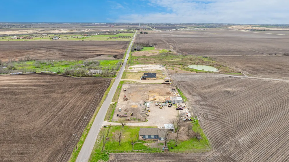 1151 County Road 394 Hutto, TX 78634