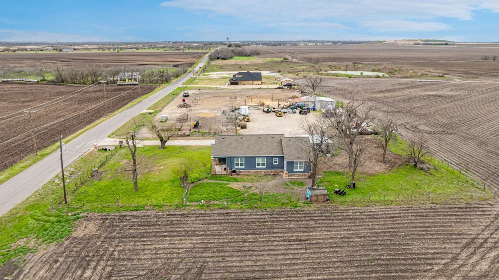 1151 County Road 394 Hutto, TX 78634