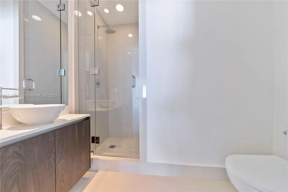 480 NE 31st St #2202 Miami, FL 33137