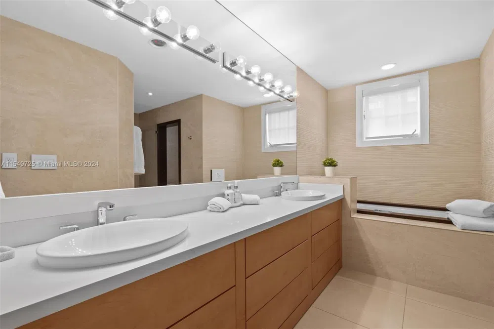 19127 Fisher Island Dr #19127 Miami Beach, FL 33109