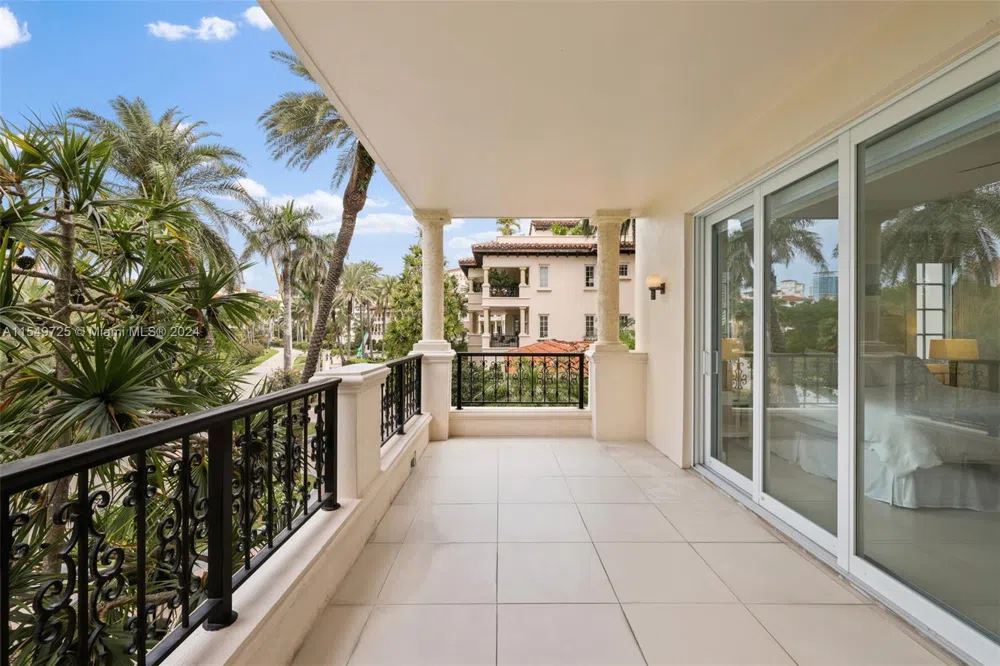 19127 Fisher Island Dr #19127 Miami Beach, FL 33109