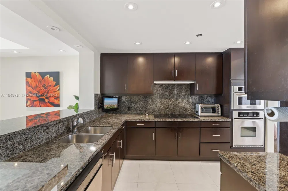 2442 Fisher Island Dr #5402 Miami Beach, FL 33109