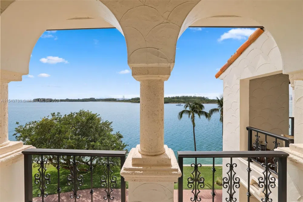 2442 Fisher Island Dr #5402 Miami Beach, FL 33109