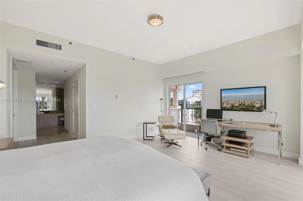 2442 Fisher Island Dr #5402 Miami Beach, FL 33109