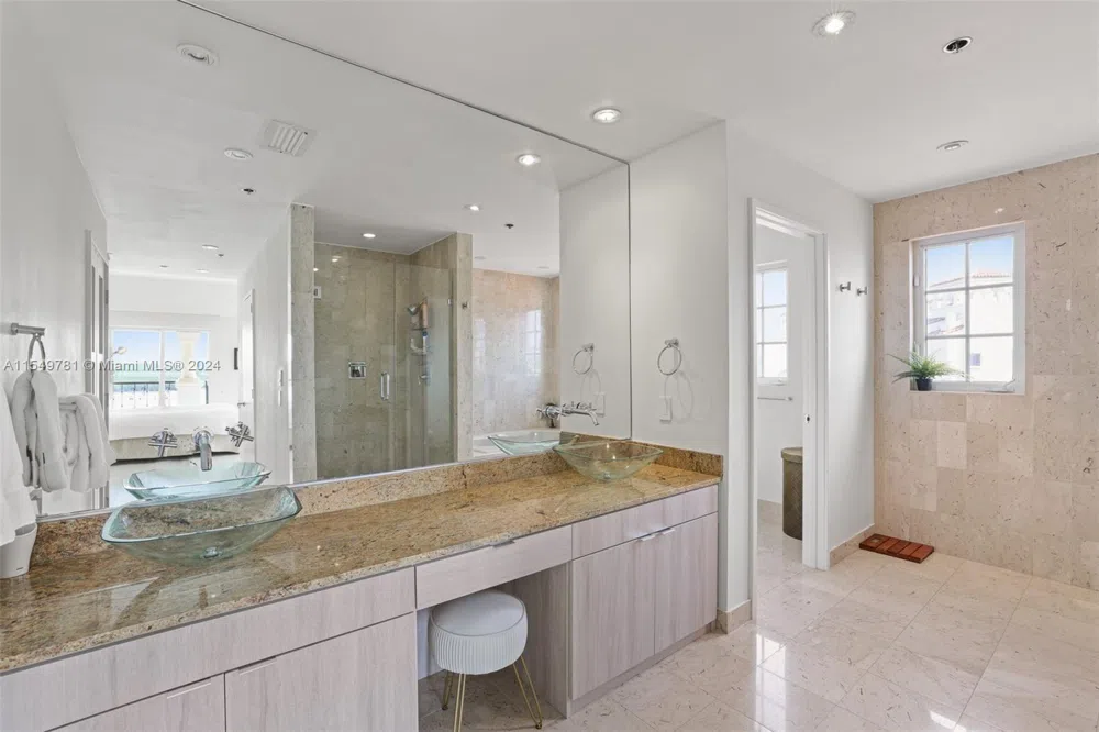 2442 Fisher Island Dr #5402 Miami Beach, FL 33109