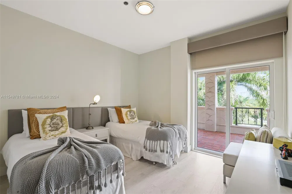 2442 Fisher Island Dr #5402 Miami Beach, FL 33109