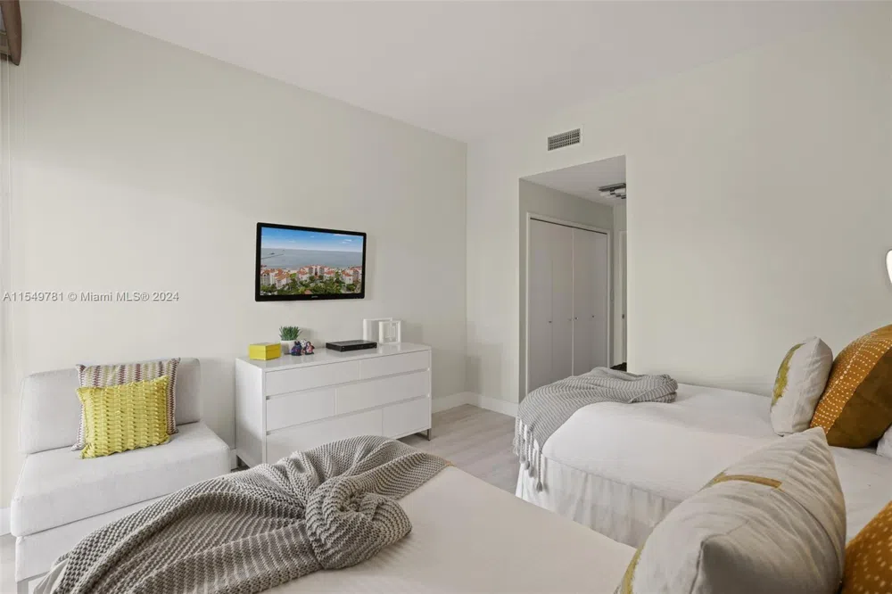 2442 Fisher Island Dr #5402 Miami Beach, FL 33109