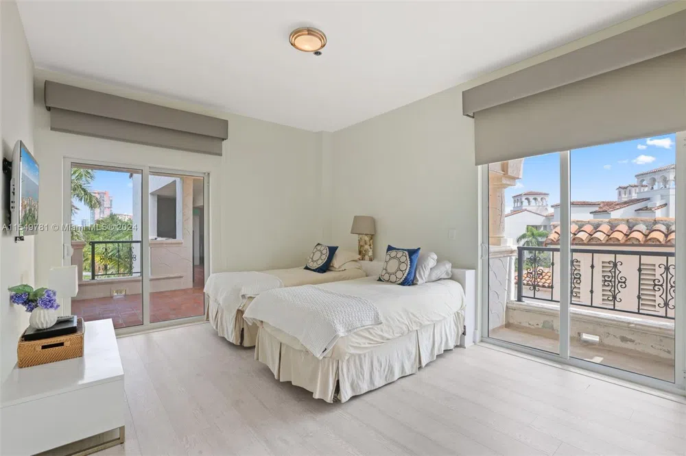 2442 Fisher Island Dr #5402 Miami Beach, FL 33109