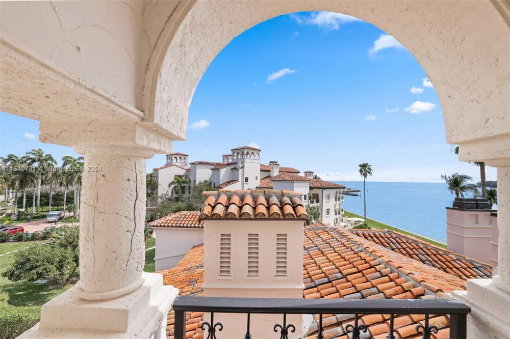 2442 Fisher Island Dr #5402 Miami Beach, FL 33109