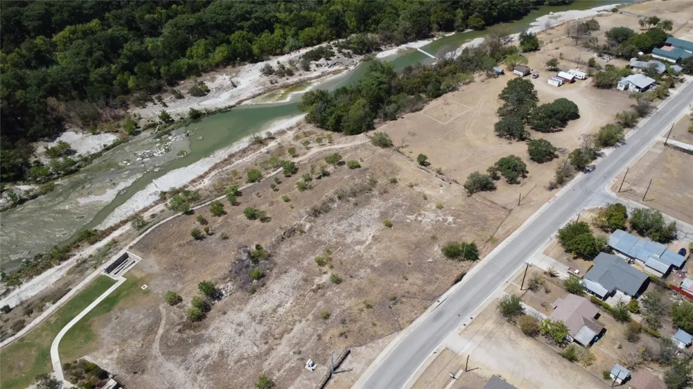 613 Guadalupe Street S Kerrville, TX 78028