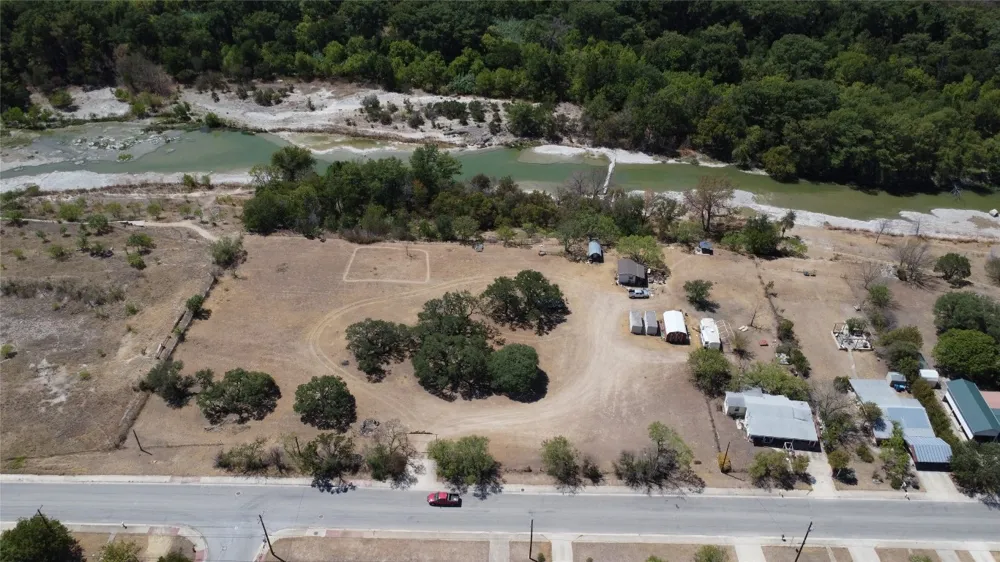 613 Guadalupe Street S Kerrville, TX 78028