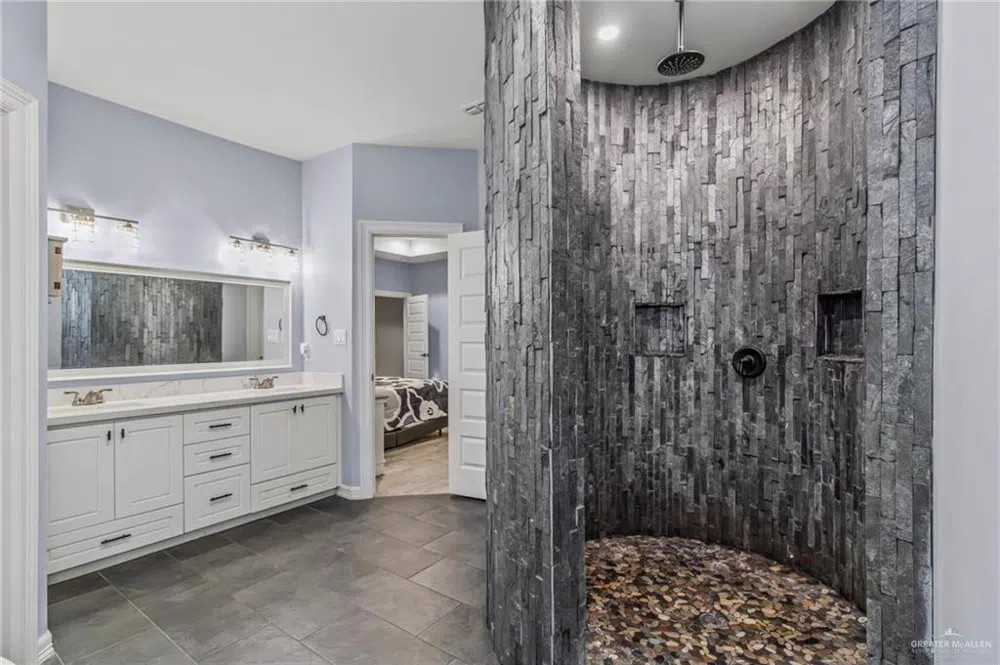 801 Iowa Street Mercedes, TX 78570