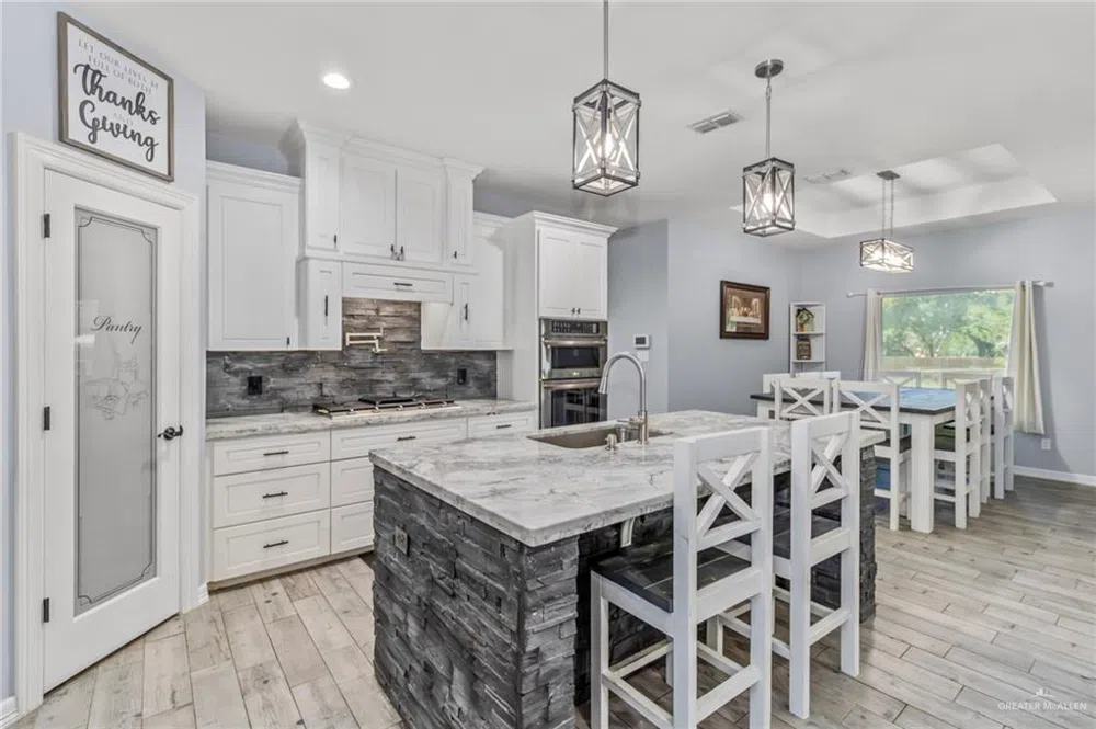 801 Iowa Street Mercedes, TX 78570
