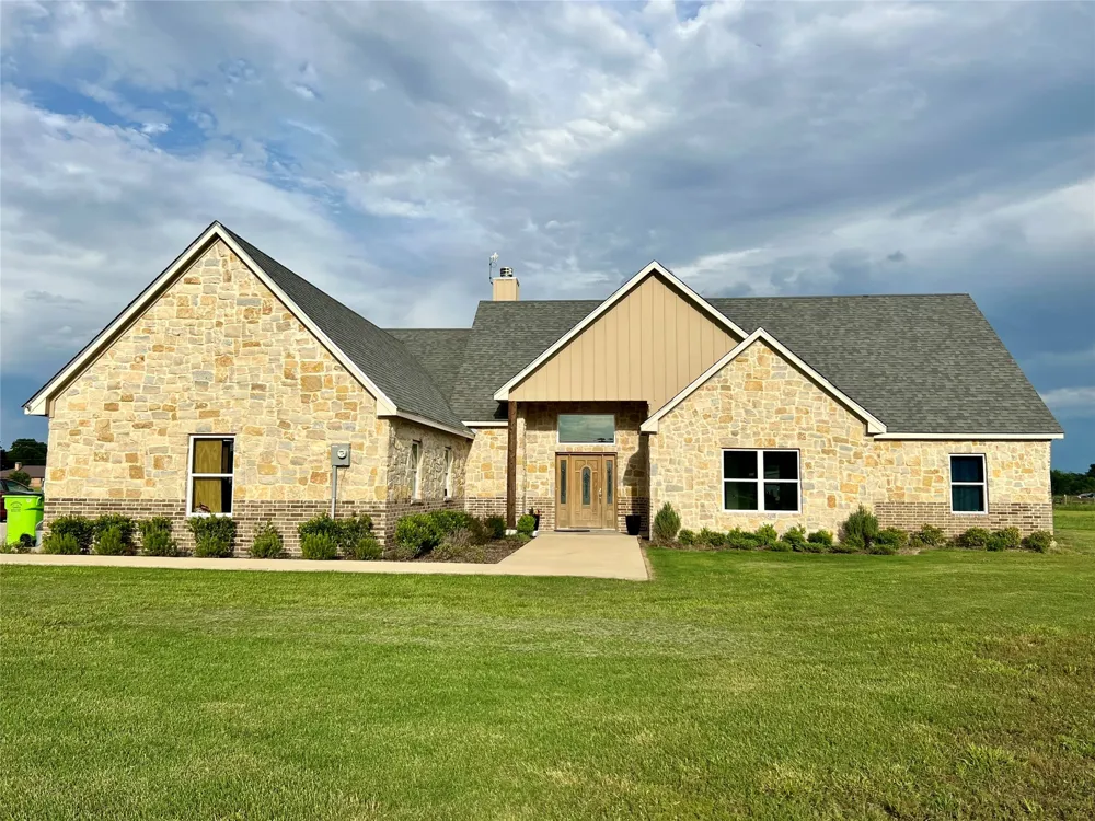 2505 Vz County Road 2511 Canton, TX 75103