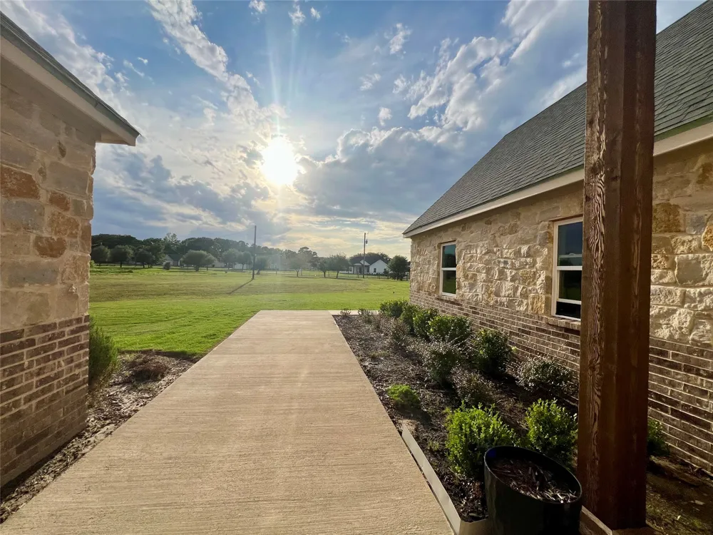 2505 Vz County Road 2511 Canton, TX 75103