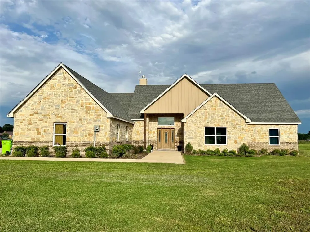 2505 Vz County Road 2511 Canton, TX 75103