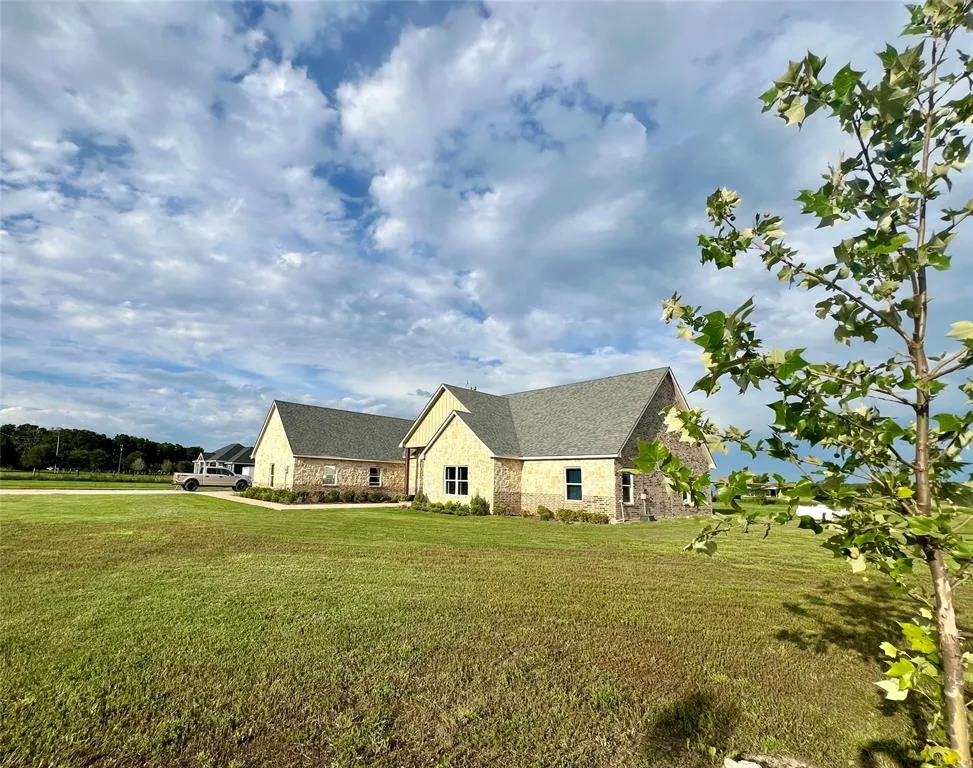 2505 Vz County Road 2511 Canton, TX 75103