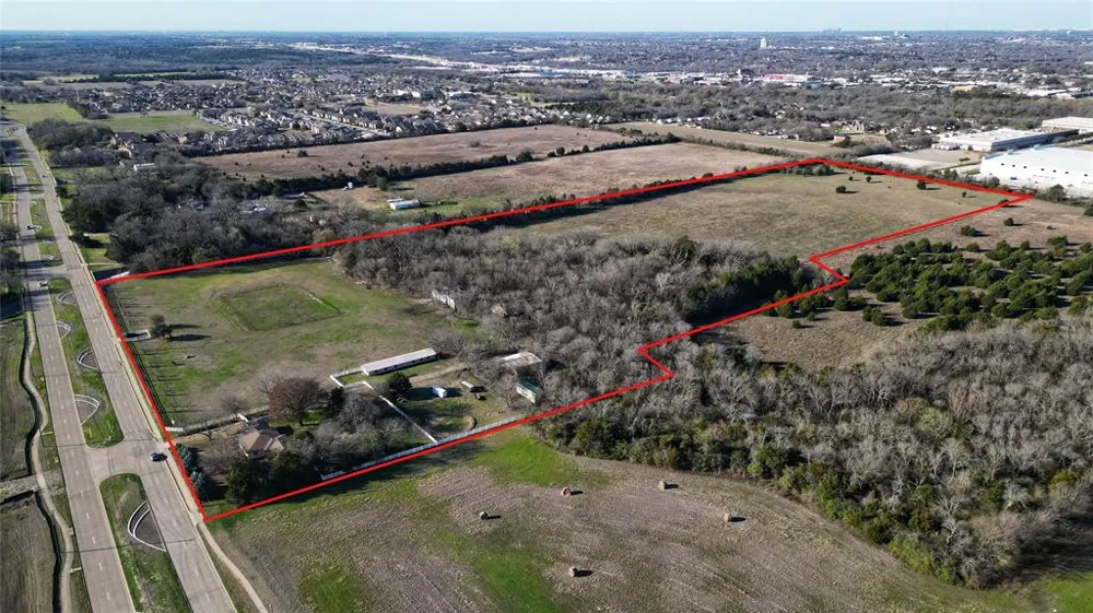 2105 Houston School Road Lancaster, TX 75134