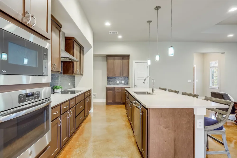 18808 Venture Drive Point Venture, TX 78645