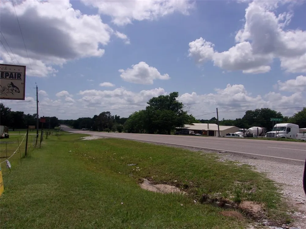 3032 State Highway 59 Bowie, TX 76230