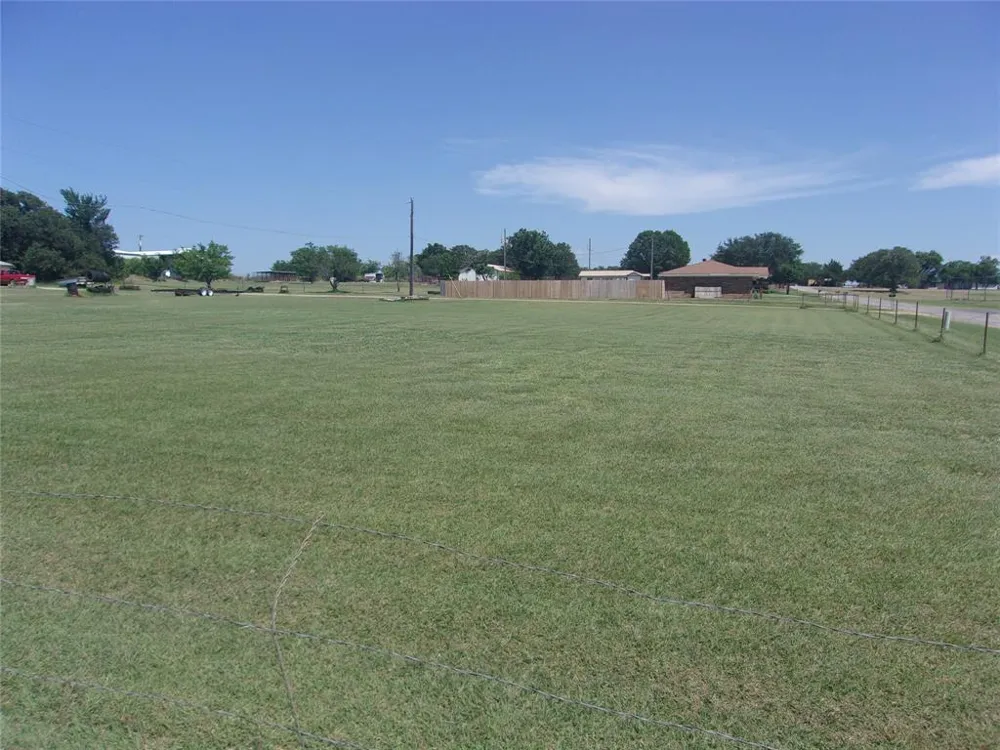 3032 State Highway 59 Bowie, TX 76230