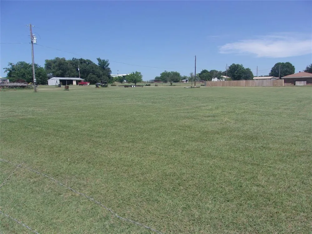 3032 State Highway 59 Bowie, TX 76230