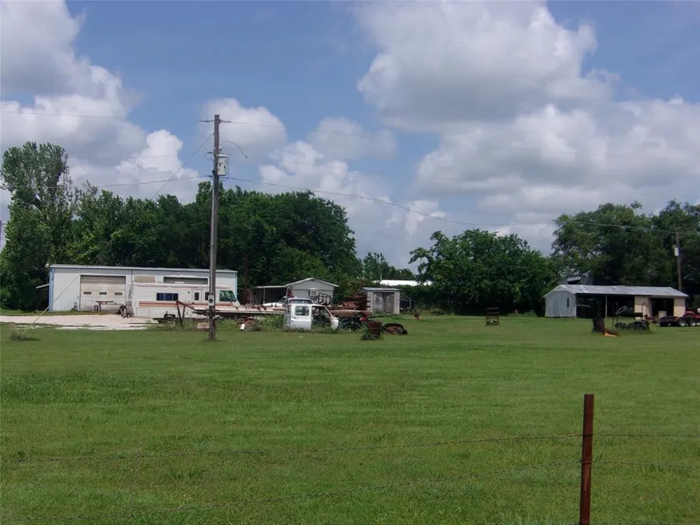 3032 State Highway 59 Bowie, TX 76230
