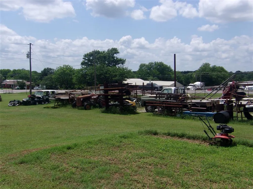 3032 State Highway 59 Bowie, TX 76230