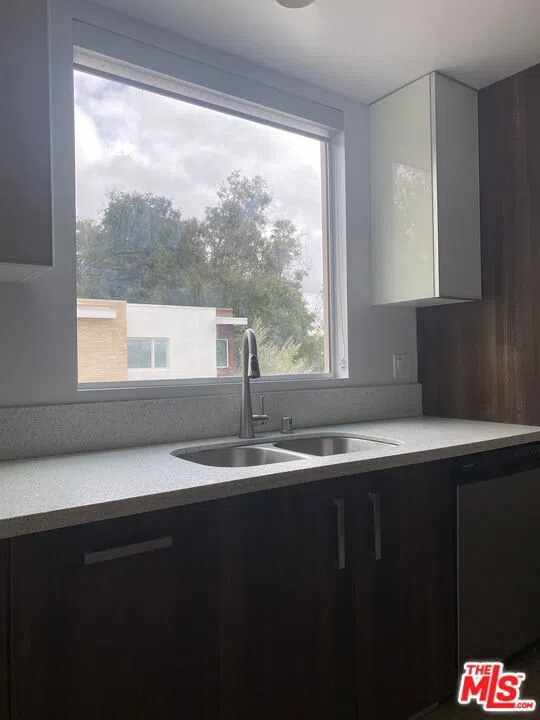 1968 Lake Avenue #201 Altadena, CA 91001