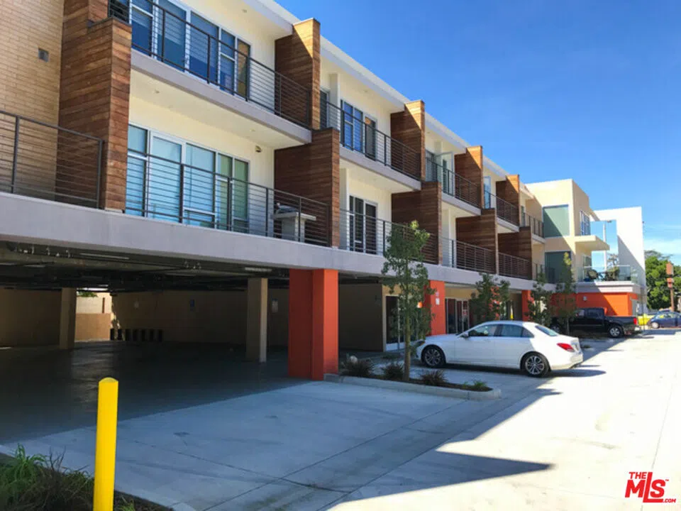 1968 Lake Avenue #201 Altadena, CA 91001