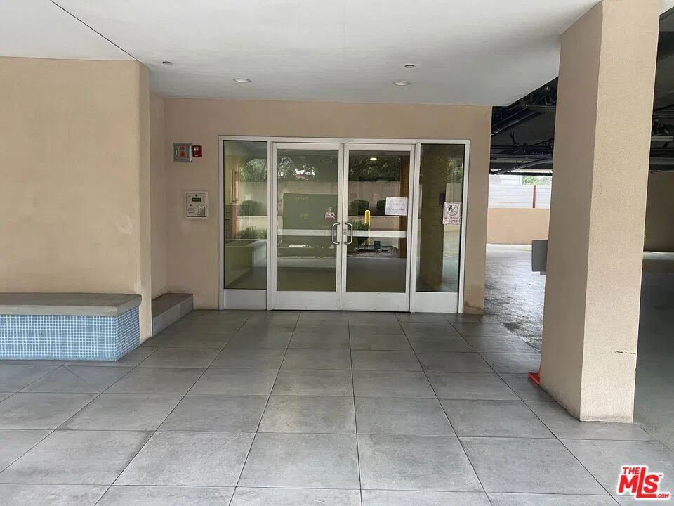 1968 Lake Avenue #201 Altadena, CA 91001