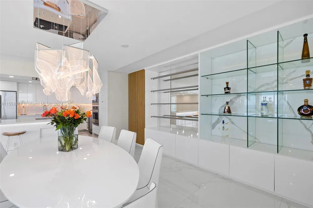 5151 Collins Ave #1527 Miami Beach, FL 33140