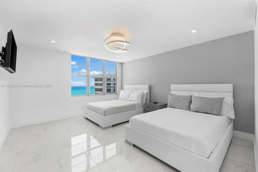 5151 Collins Ave #1527 Miami Beach, FL 33140